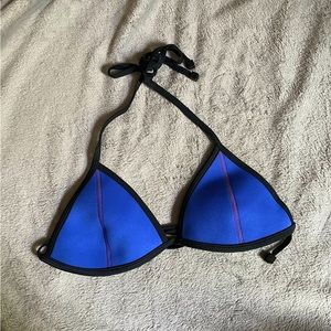 Triangl bikini top